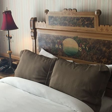 The Golden Lamb Hotel Lebanon Eksteriør billede