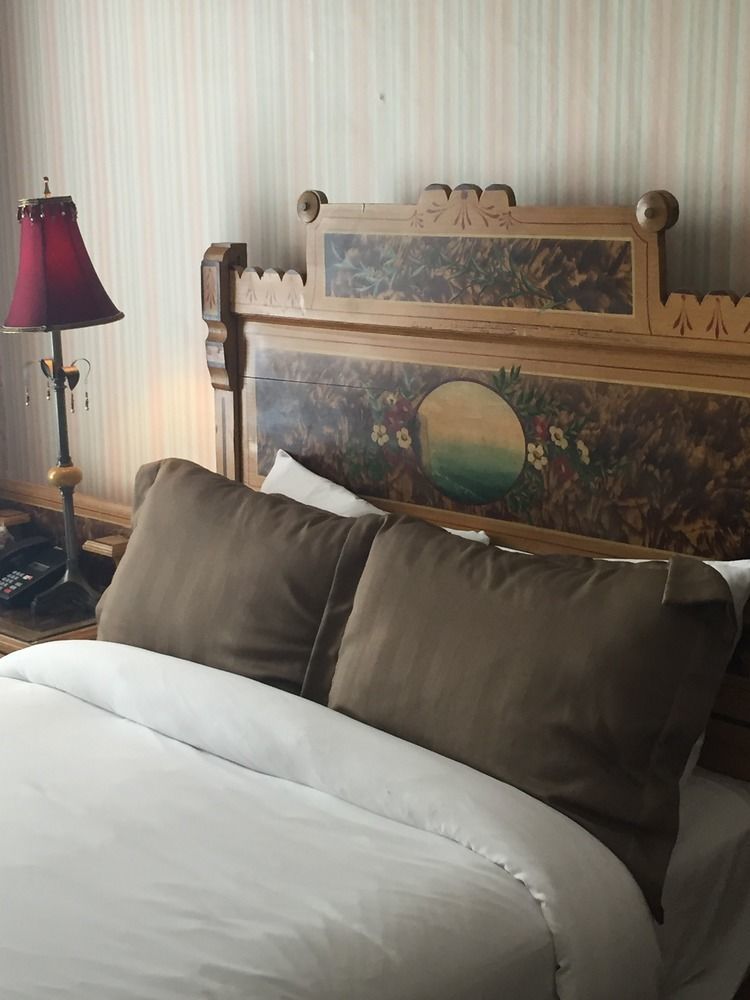 The Golden Lamb Hotel Lebanon Eksteriør billede