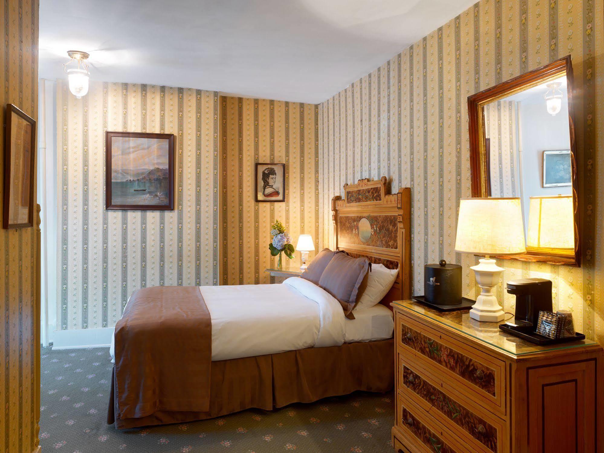 The Golden Lamb Hotel Lebanon Eksteriør billede